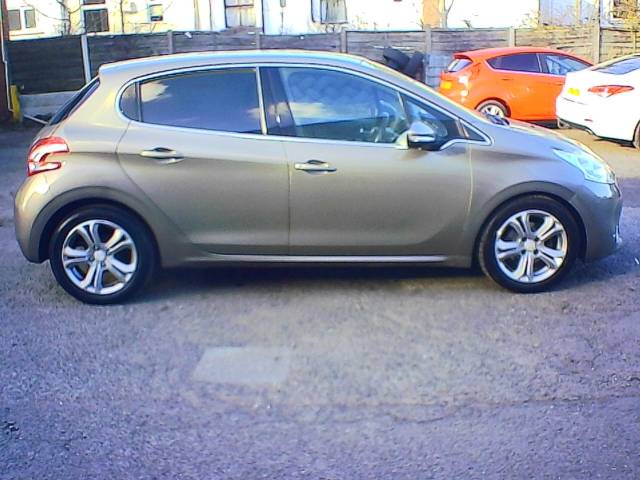 2012 Peugeot 208 1.4 HDi Allure 5dr
