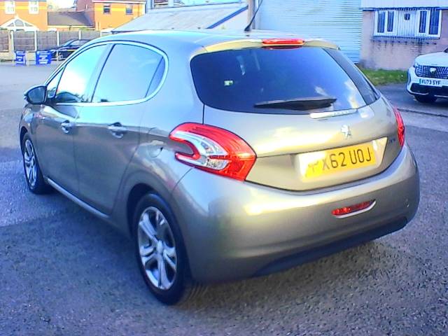 2012 Peugeot 208 1.4 HDi Allure 5dr
