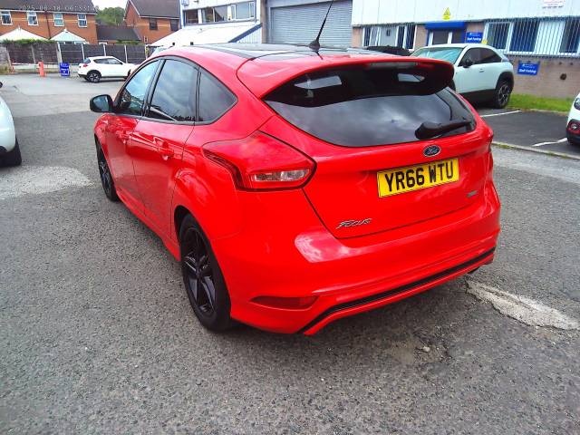 2016 Ford Focus 1.5 EcoBoost 182 Zetec S Red 5dr