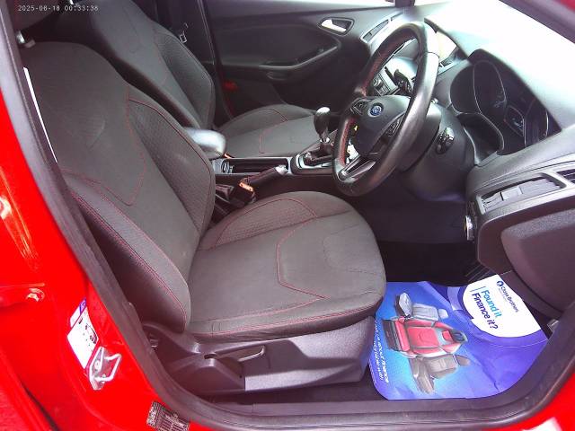 2016 Ford Focus 1.5 EcoBoost 182 Zetec S Red 5dr