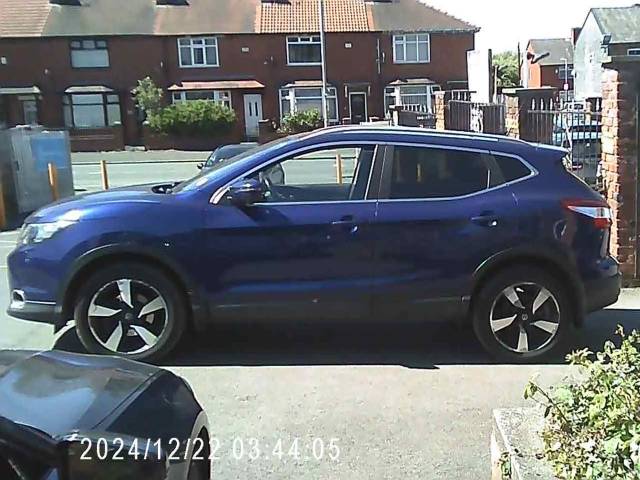 Nissan Qashqai 1.5 dCi N-Connecta 5dr Hatchback Diesel Blue
