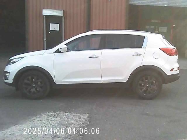 Kia Sportage 1.7 CRDi ISG 2 5dr Estate Diesel White