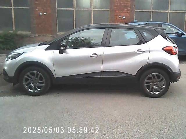 Renault Captur 0.9 TCE 90 Dynamique Nav 5dr Hatchback Petrol Silver/black